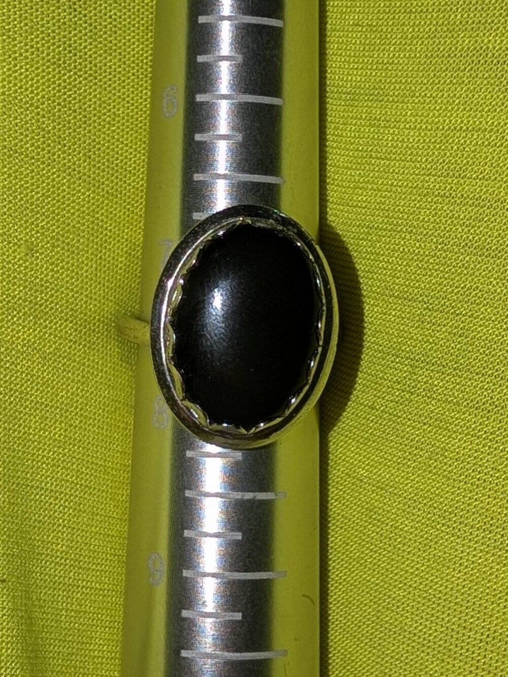 7.5 sterling silver and onyx ring